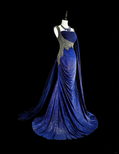 Vintage Meerjungfrauen-Abendkleid aus den 1980er Jahren, königsblauer Satin mit Perlenstickerei, einseitig schulterfrei, N1607