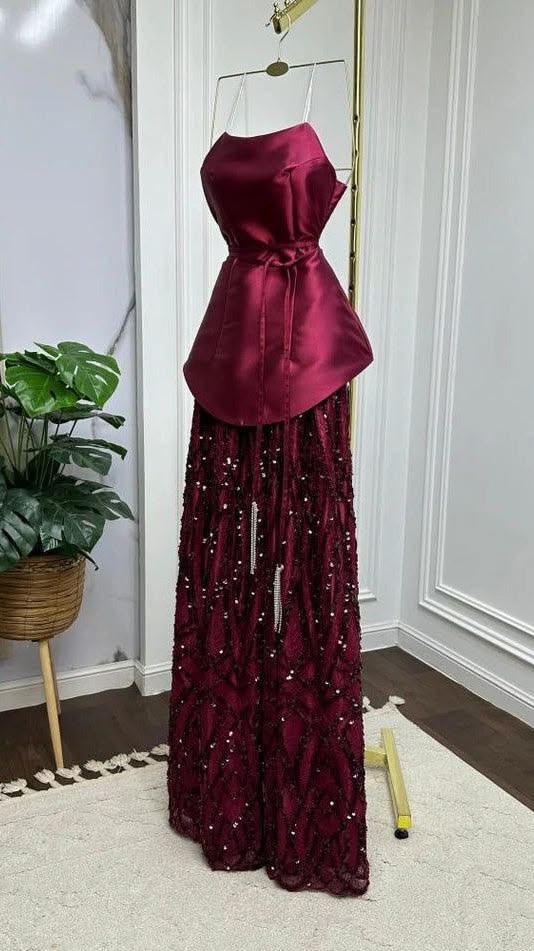 Elegantes, trägerloses, nachtblaues, langes Ballkleid aus Satin, nachtblaues Abendkleid N1863