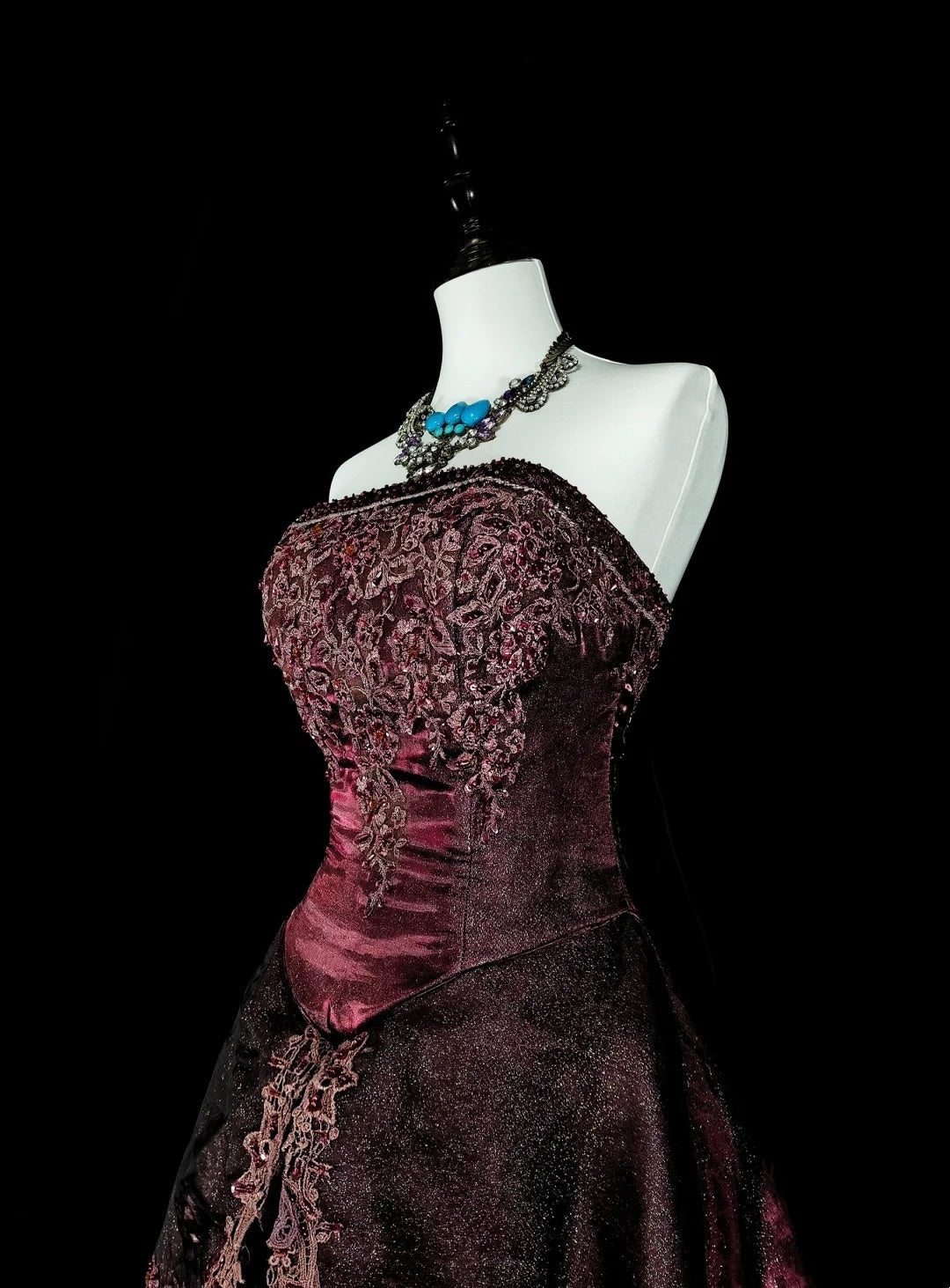 Vintage-Abendkleider im Stil der 1950er Jahre: Elegantes, trägerloses, langes, braunes Ballkleid – Inspiration für formelle Anlässe (N1994)