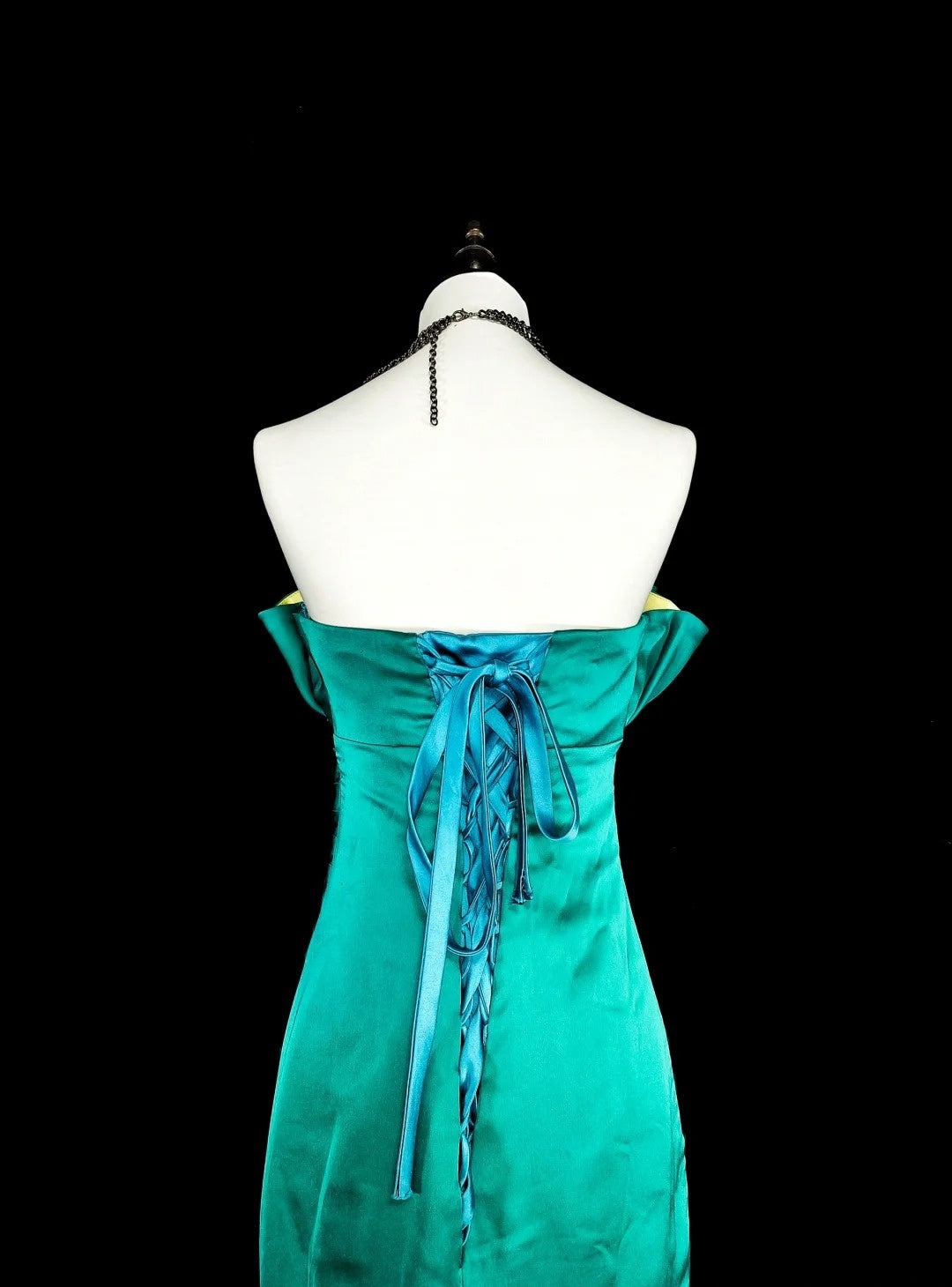 Robe de bal longue vintage sirène bustier en satin vert années 70 avec plis et perles, N1842