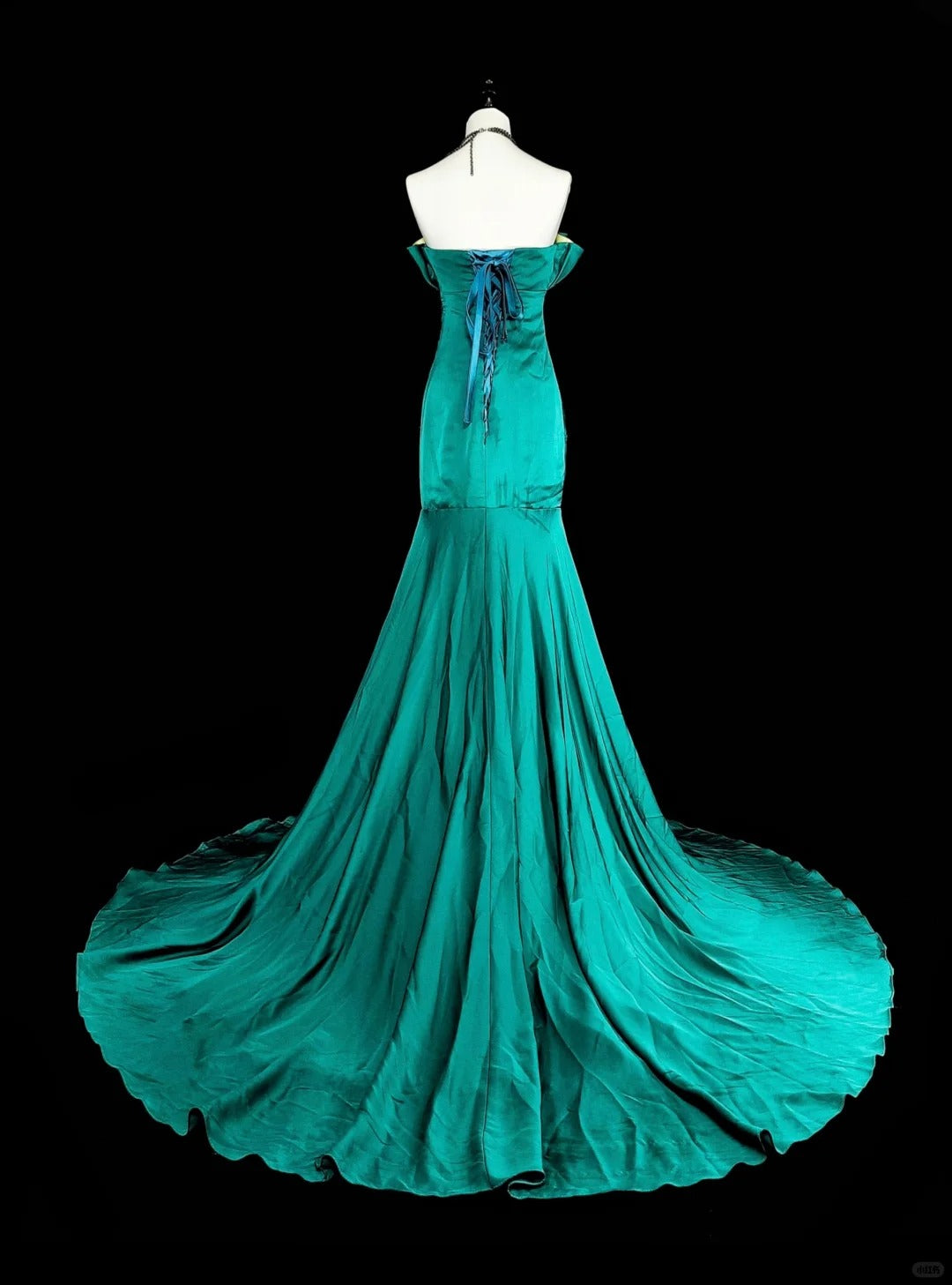 Robe de bal longue vintage sirène bustier en satin vert années 70 avec plis et perles, N1842