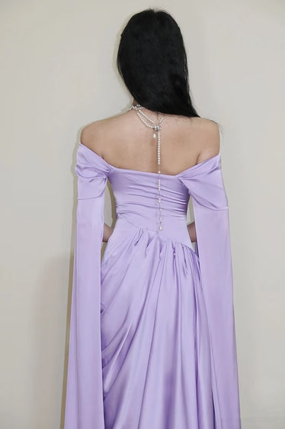 Elegantes, schlichtes Etuikleid mit schulterfreiem Schnitt in Flieder – Inspiration für jeden Stil. Beeindruckendes langes Abendkleid mit Cape-Ärmeln, SA094.