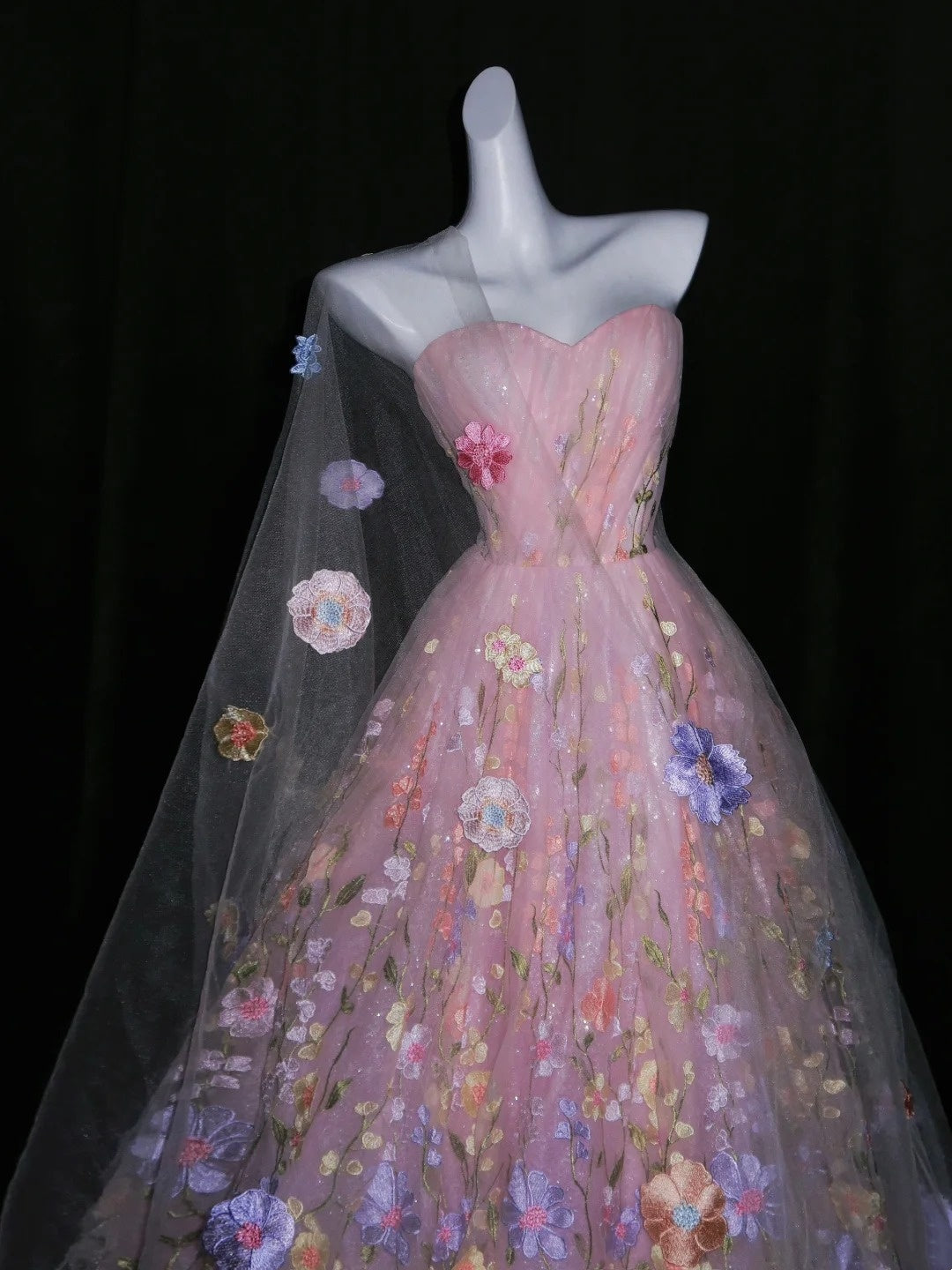 Robe de bal rose sans bretelles, sans manches, en tulle fleuri, longue, idéale pour une quinceañera, un anniversaire de 15 ou 16 ans (N1085)