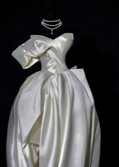 Classic Wedding Dresses Ball Gown Sweetheart Satin High Low Brides Dress Fitted Bridal Gowns AB2533