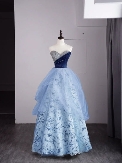 Niedliches Ballkleid mit Herzausschnitt, blauer Tüll, floral, ärmellos, mit perlenbesetztem Oberteil, langes Kleid für Quinceañera, Sweet 15 oder 16 Geburtstag, Outfit N689