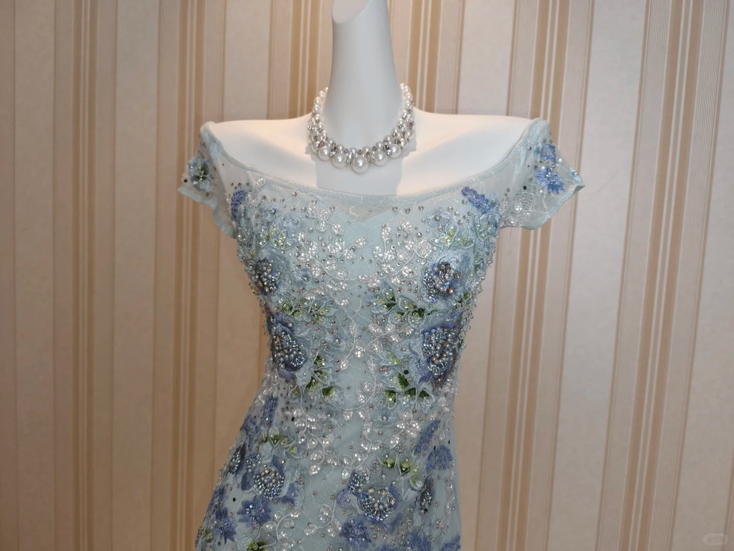 Élégante Robe de Soirée Sirène Grise Épaules Dénudées avec Dentelle pour 18ème Anniversaire et Bal de Promo N4197
