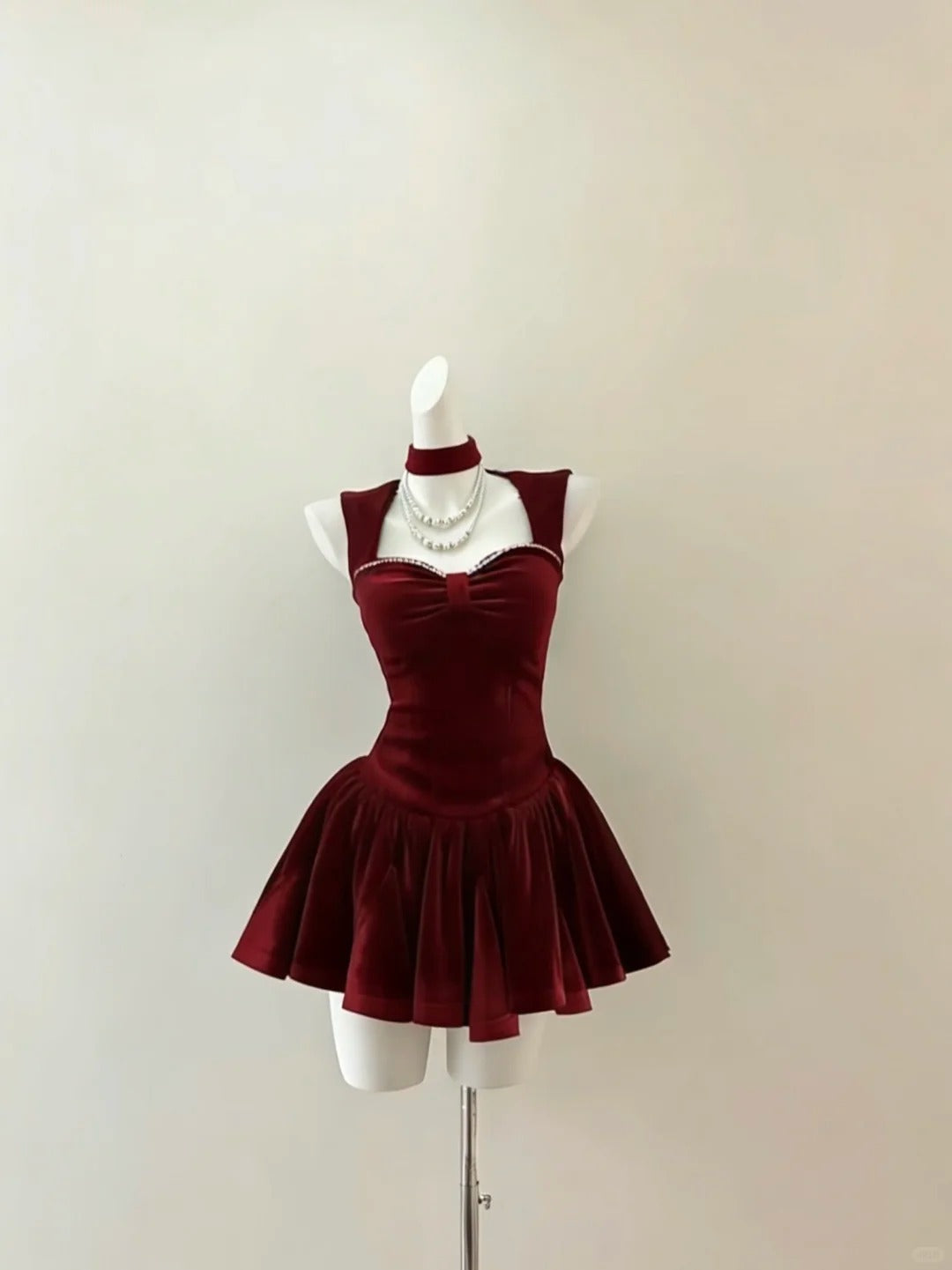 Cute Ball Gown Strapless Burgundy Velvet Mini Short Cocktail Gown Homecoming Dresses Ideas Hoco Outfits RB4851