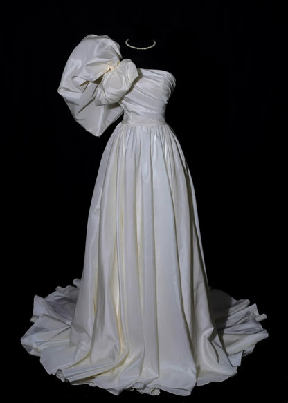 Classic Wedding Dresses A Line One Shoulder Ivory Satin Sleeveless Brides Dress Fitted Bridal Gowns AB2527