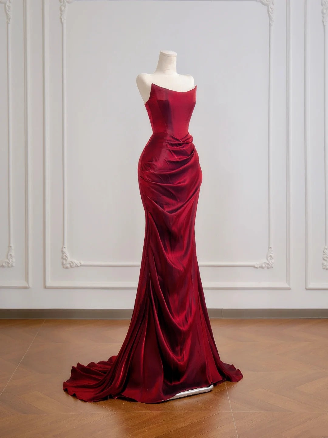 Robe de bal longue bordeaux sirène bustier à volants, idéale pour un 18e anniversaire (N396)