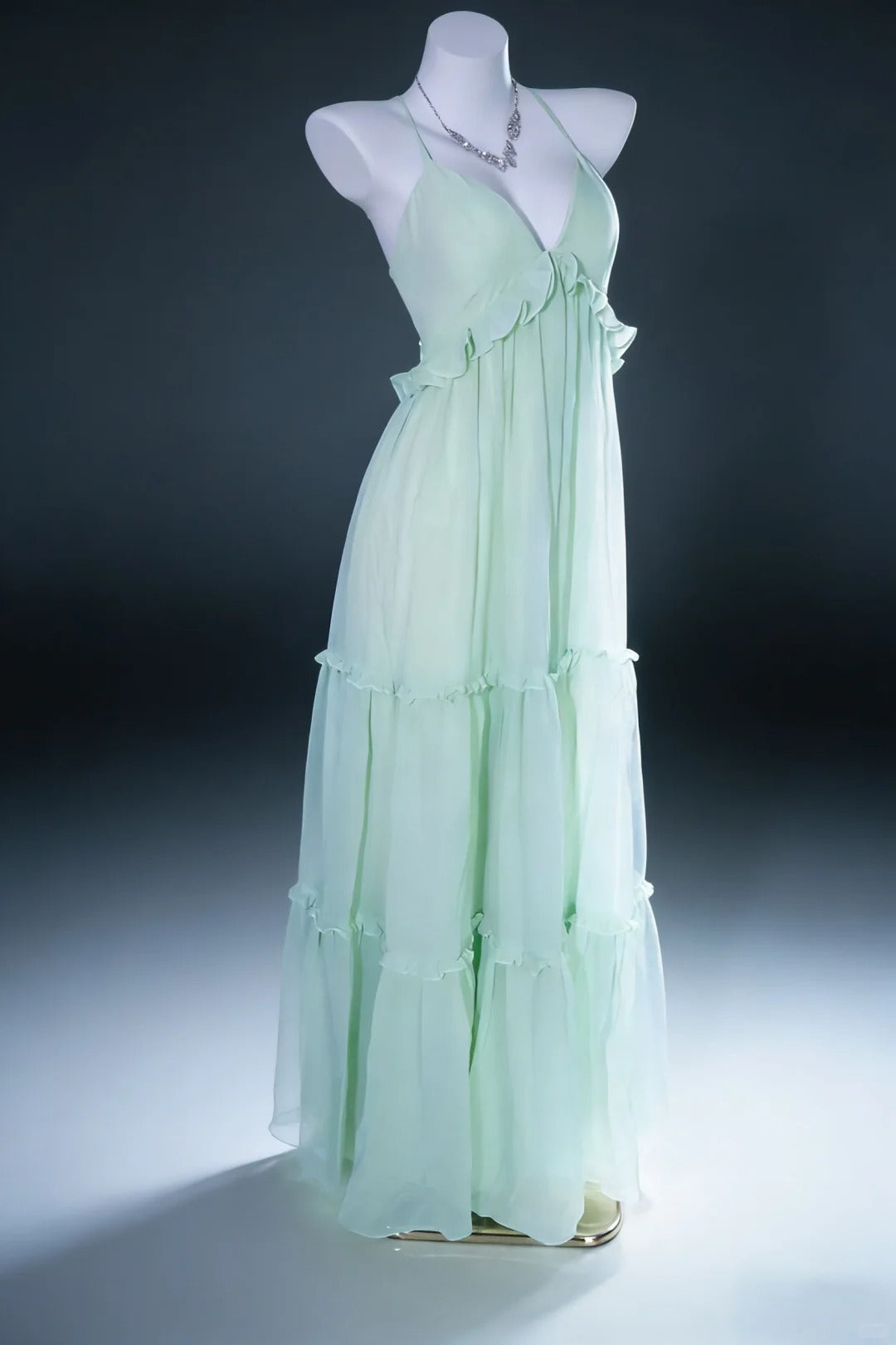 Elegante Ballkleider A-Linie Neckholder Salbeigrün Chiffon Rückenfrei Langes Abendkleid N3044