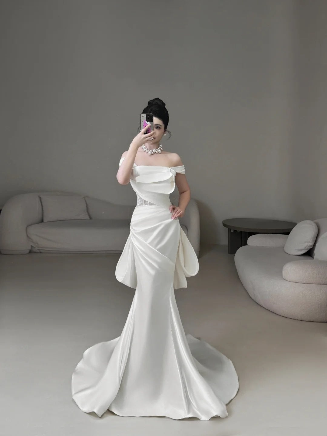 Robe de mariée sirène classique en satin blanc à épaules dénudées et manches courtes, robe de mariée d'été N235