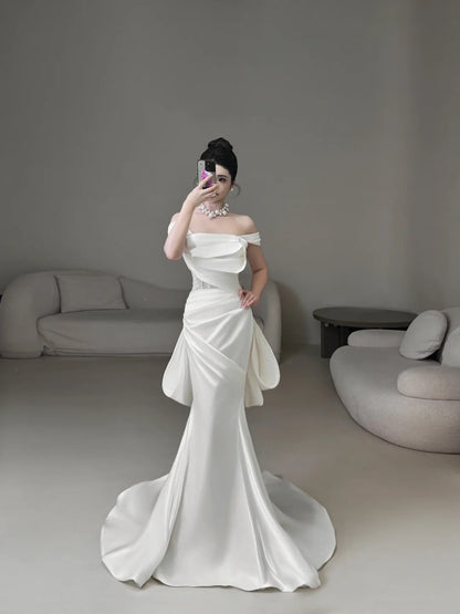 Robe de mariée sirène classique en satin blanc à épaules dénudées et manches courtes, robe de mariée d'été N235