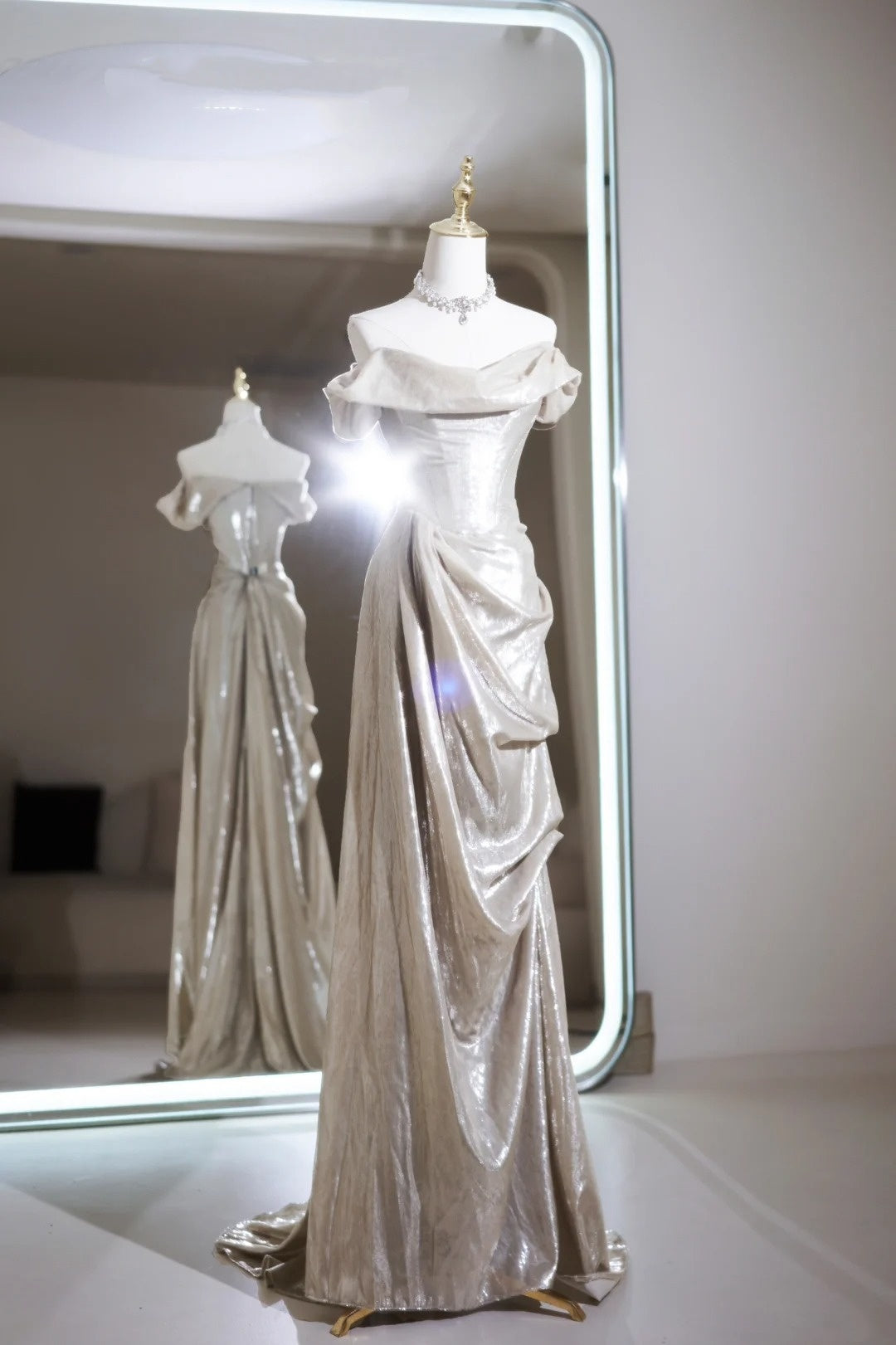 Robe de bal longue sirène simple à épaules dénudées et sequins champagne - Inspiration tenue de soirée N226