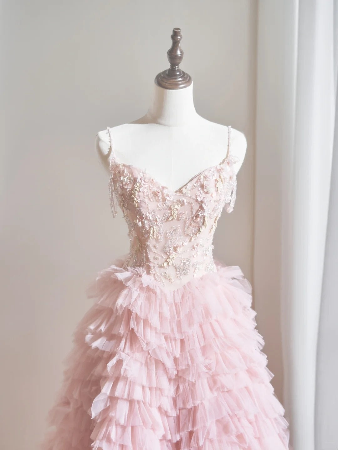 Robe de bal longue en tulle rose poudré à fines bretelles spaghetti, inspiration robe de soirée formelle N235