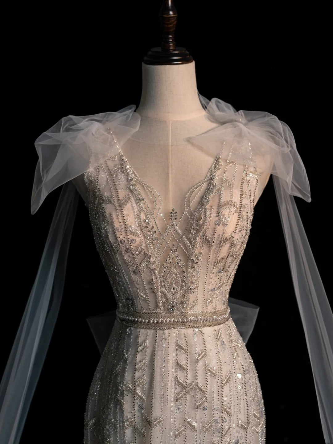 Robe de mariée sirène à paillettes ivoire, col en V, coupe ajustée, modèle N1353