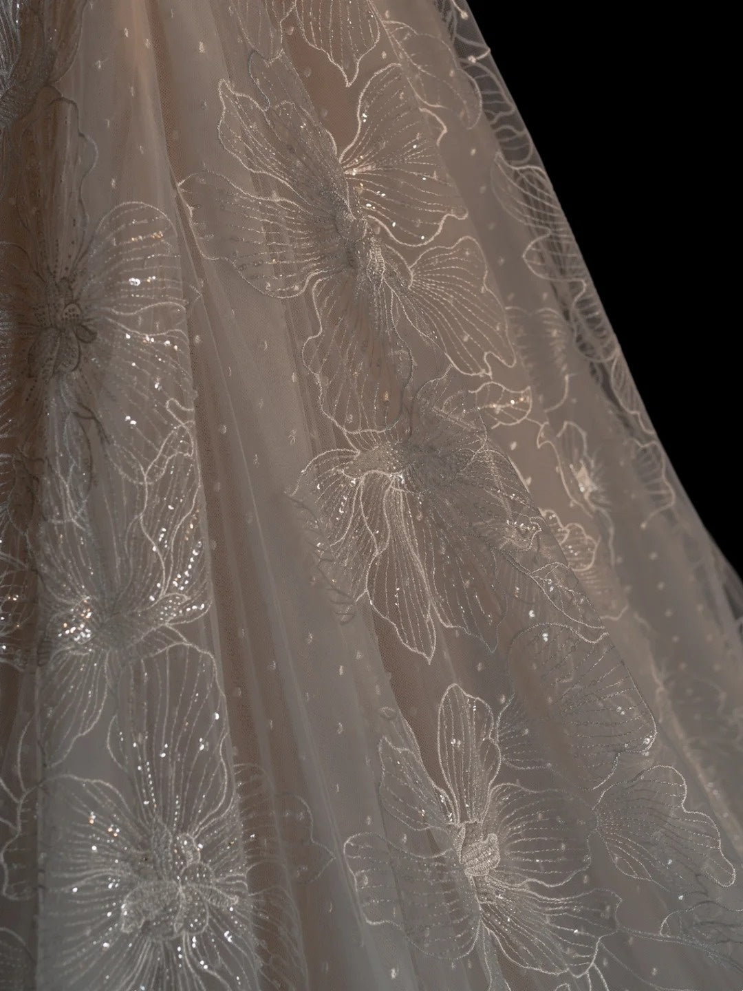 Charming A Line Sweetheart With Appliques White Lace Tulle Wedding Dress Long Fairytale Autumn Bridal Dresses N677