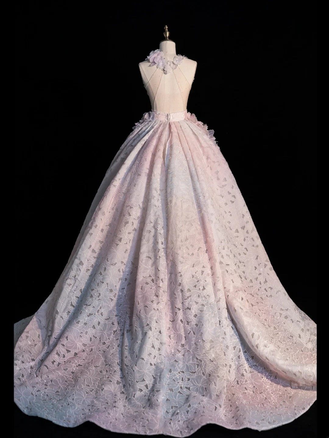 Robe de bal modeste rose à dos nu et imprimé floral, idéale pour une soirée étudiante ou un bal de fin d'année (N1216)