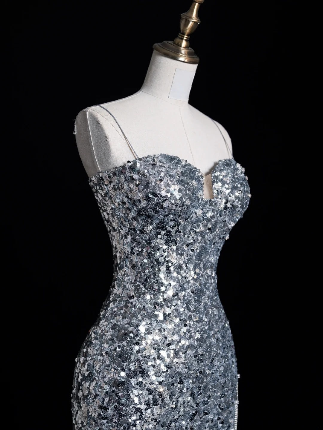 Robe de bal de fin d'année sirène chic à bretelles spaghetti et sequins gris argentés, robe longue de soirée pour lycéennes N1269
