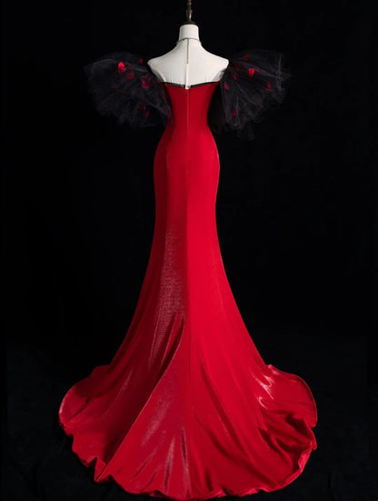 Robe de bal longue sirène élégante en satin rouge à épaules dénudées et manches longues, inspiration N1217
