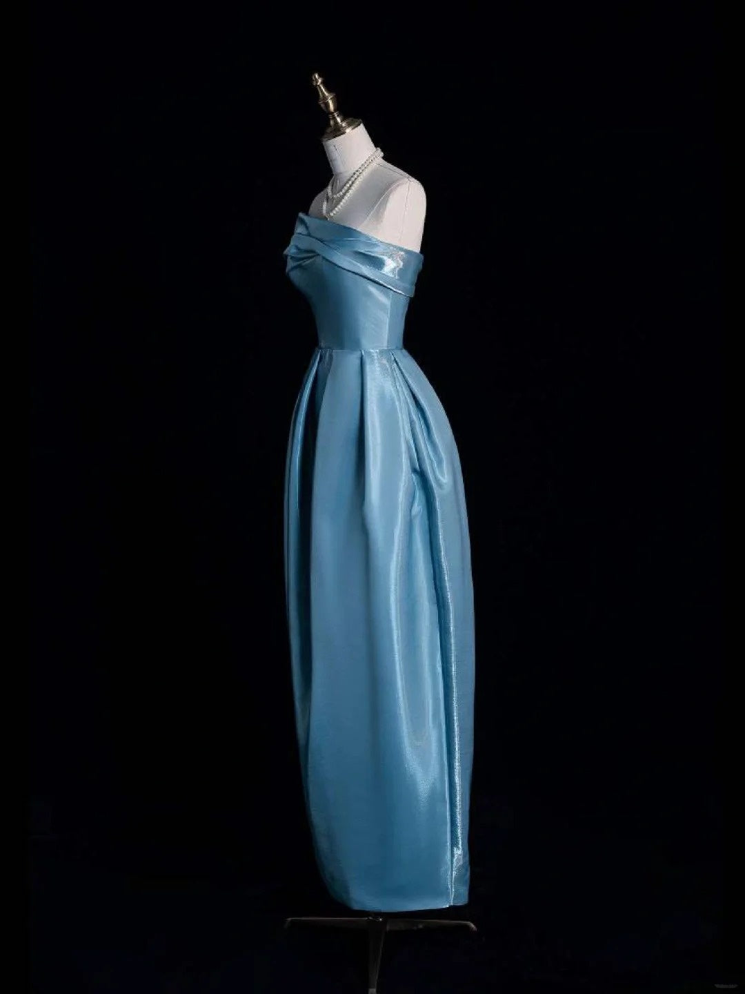 Wunderschönes, trägerloses, langes, formelles Abendkleid aus blauem Satin in A-Linie, ideal für Ball und Abiball (Modell N740)