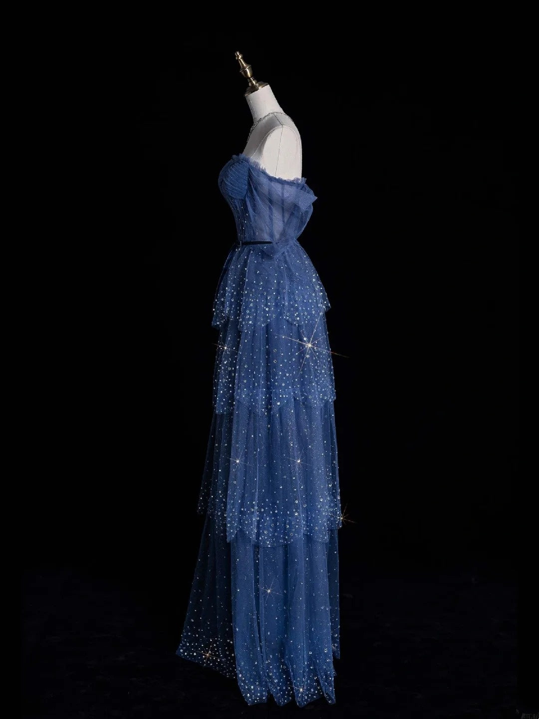 Robe de bal bleu marine en tulle, coupe trapèze, épaules dénudées et manches, inspiration princesse, référence N764