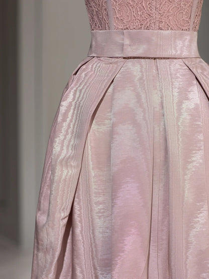 Robes de bal de fin d'année longues en dentelle rose élégantes avec décolleté en cœur et coupe trapèze - Tenues de soirée Inspo RB4003