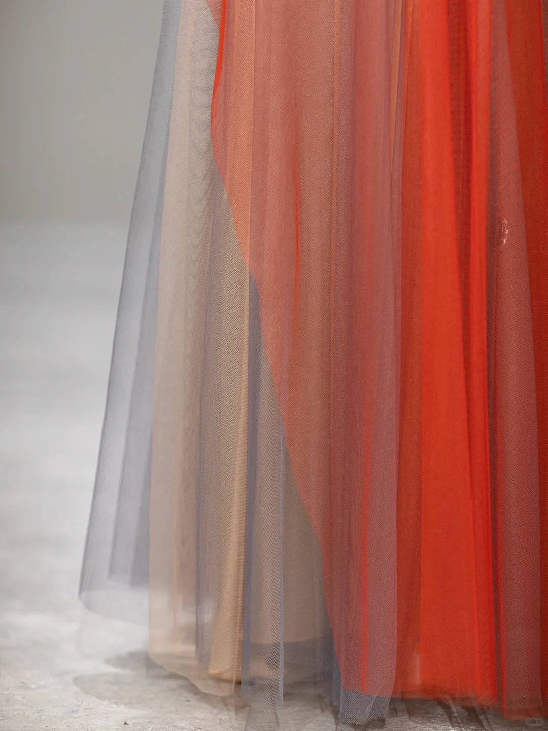 Élégante Robe de Bal Longue Droite Col Montant en Tulle Orange avec Perles Florales Idées Tenues de Soirée RB3998