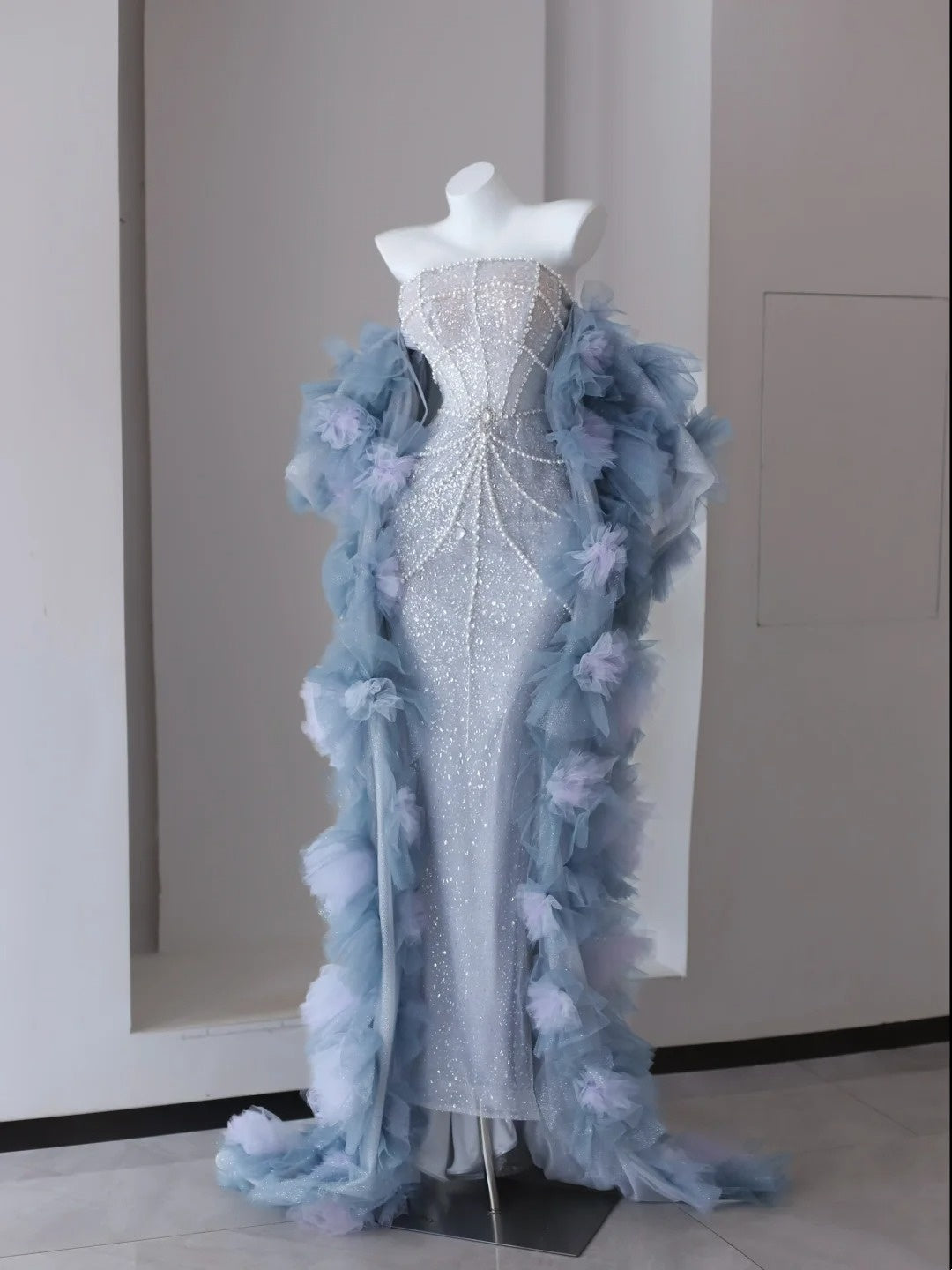 Robes de bal scintillantes sirène sans bretelles bleu ciel pailletées avec perles longue robe de soirée N2921