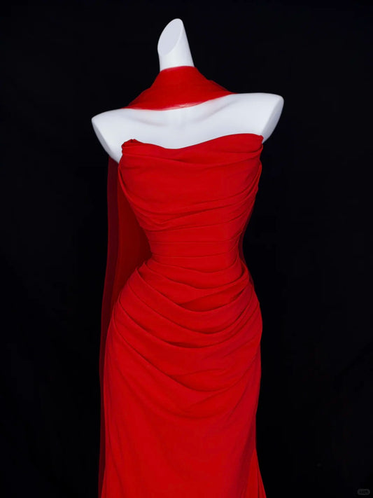 Romantisches Meerjungfrau Trägerloses Rotes Tüll-Abendkleid mit Schal Lange Ballkleider N2827