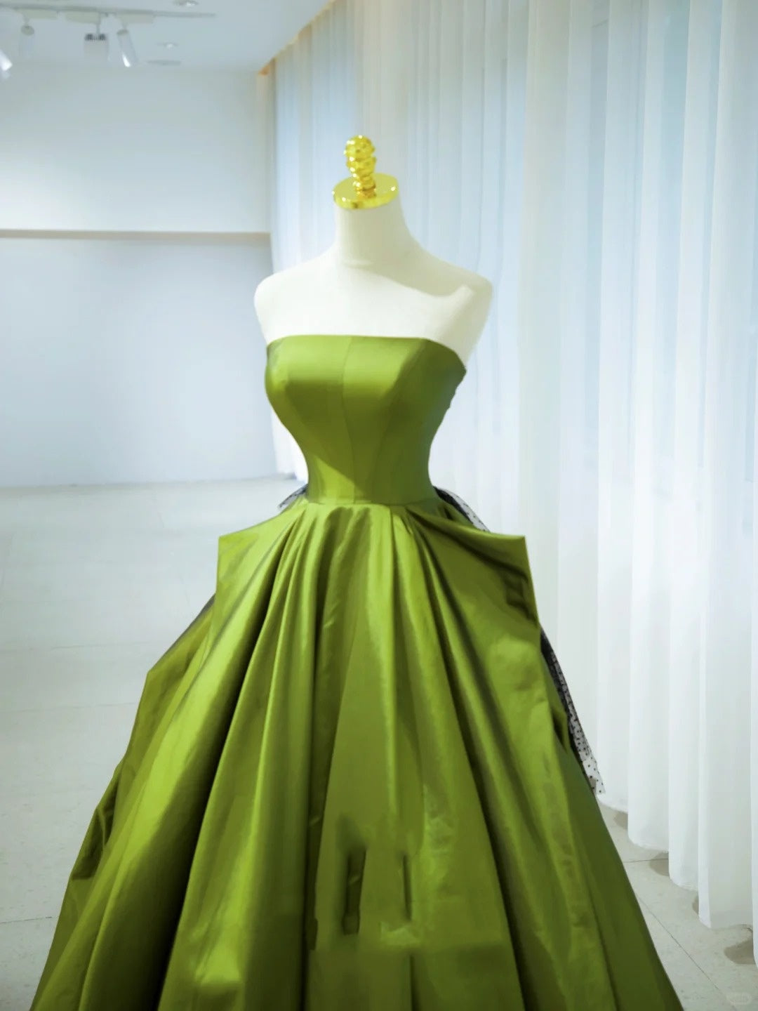 Élégante Robe de Bal bustier en Satin Vert Longue Robe de Soirée Robes de Bal d'Anniversaire 18 Ans N2846