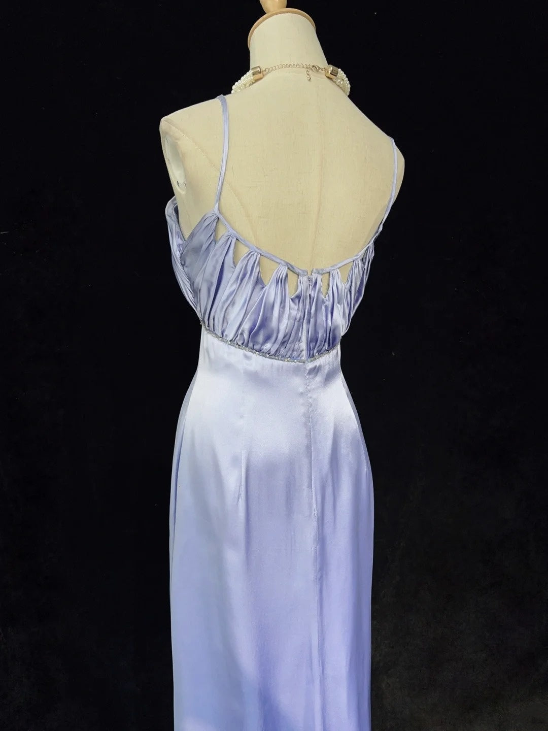 Bescheidene Ballkleider Meerjungfrau Spaghettiträger Lila Satin Langes formelles Abendkleid N3860