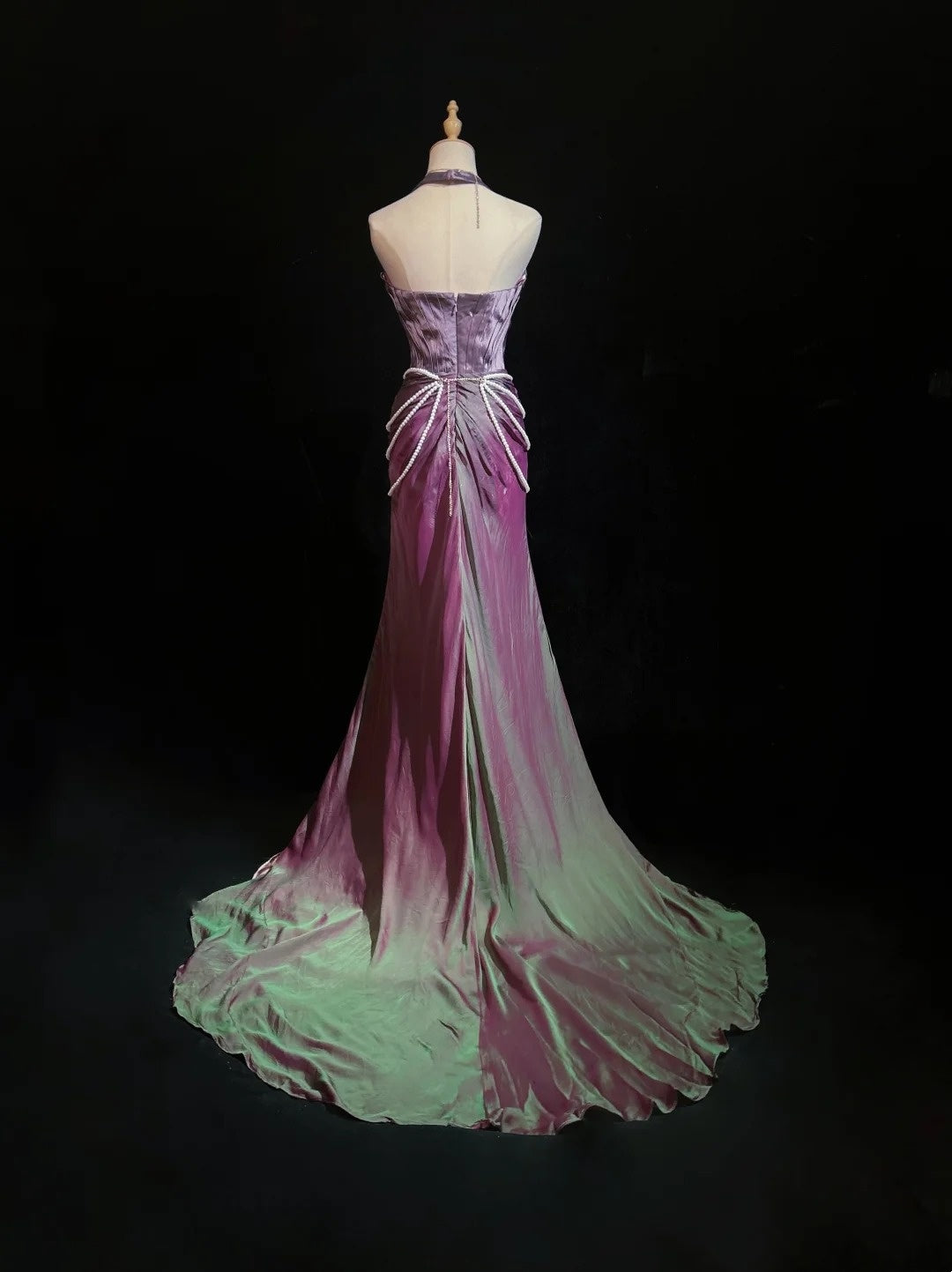 Robes de bal Glamour Sirène Halter Raisin avec perles Tenues de soirée formelles N3851