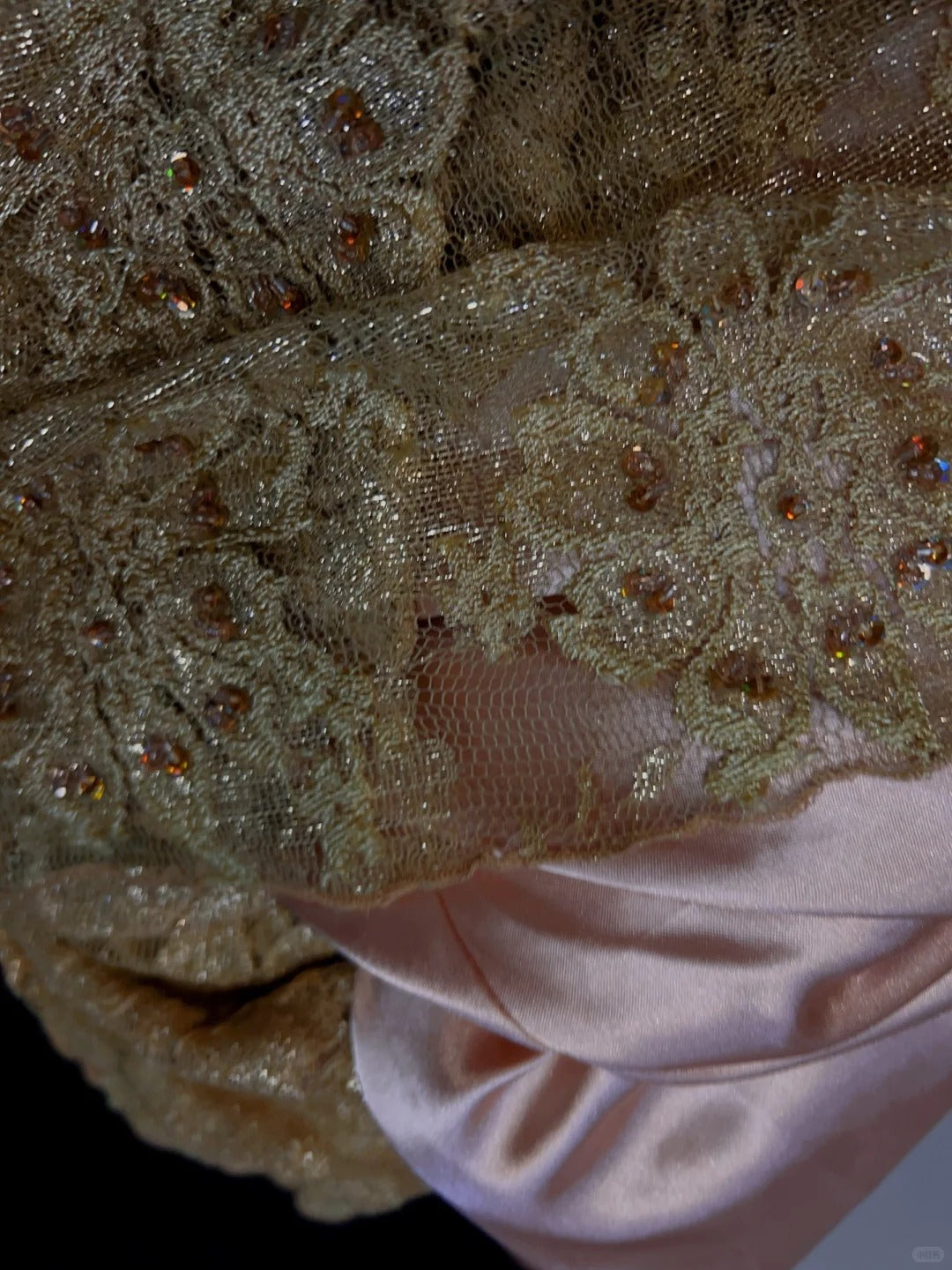 Glamour Meerjungfrau-Abendkleider Trägerlos Blush-Pink Satin Goldspitze mit Perlen Formal N3835