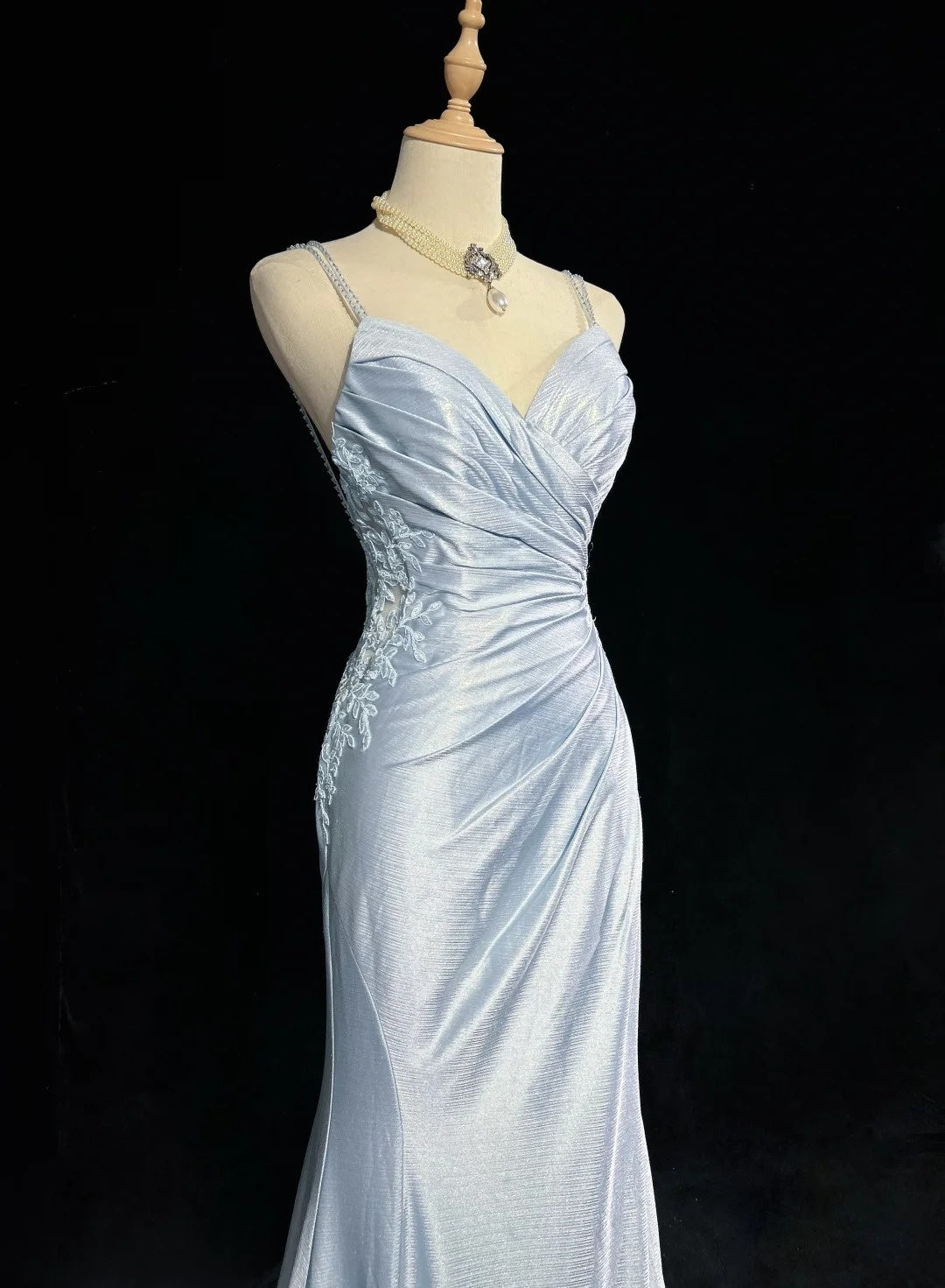 Robes de Bal Modestes Sirène à Bretelles Fines Bleu Ciel Clair avec Appliques Tenues de Soirée N3690