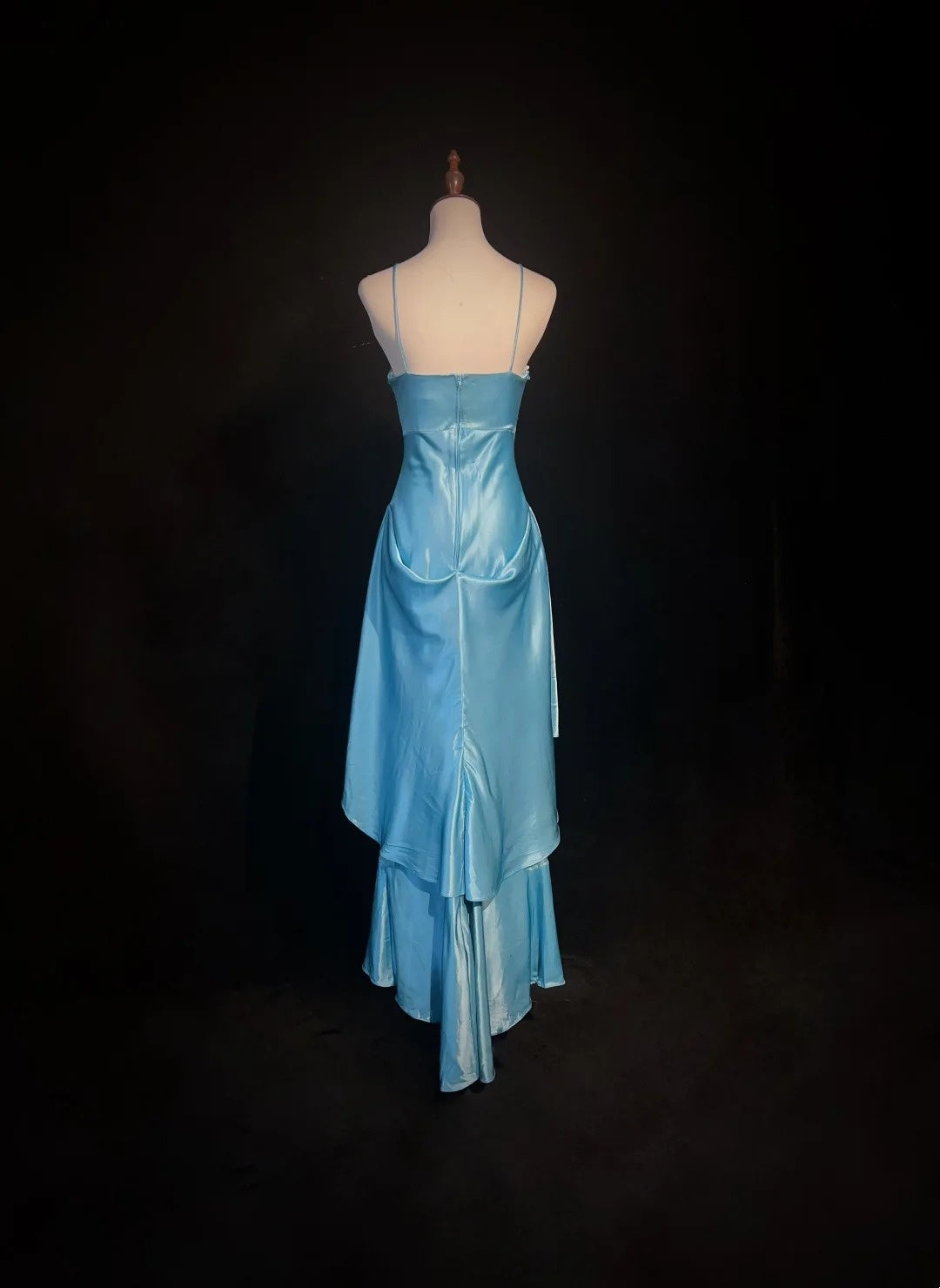 Bescheidene Abschlussballkleider Meerjungfrau Neckholder Blau Satin Ärmellos Mit Rüschen Formales Abendkleid N3828