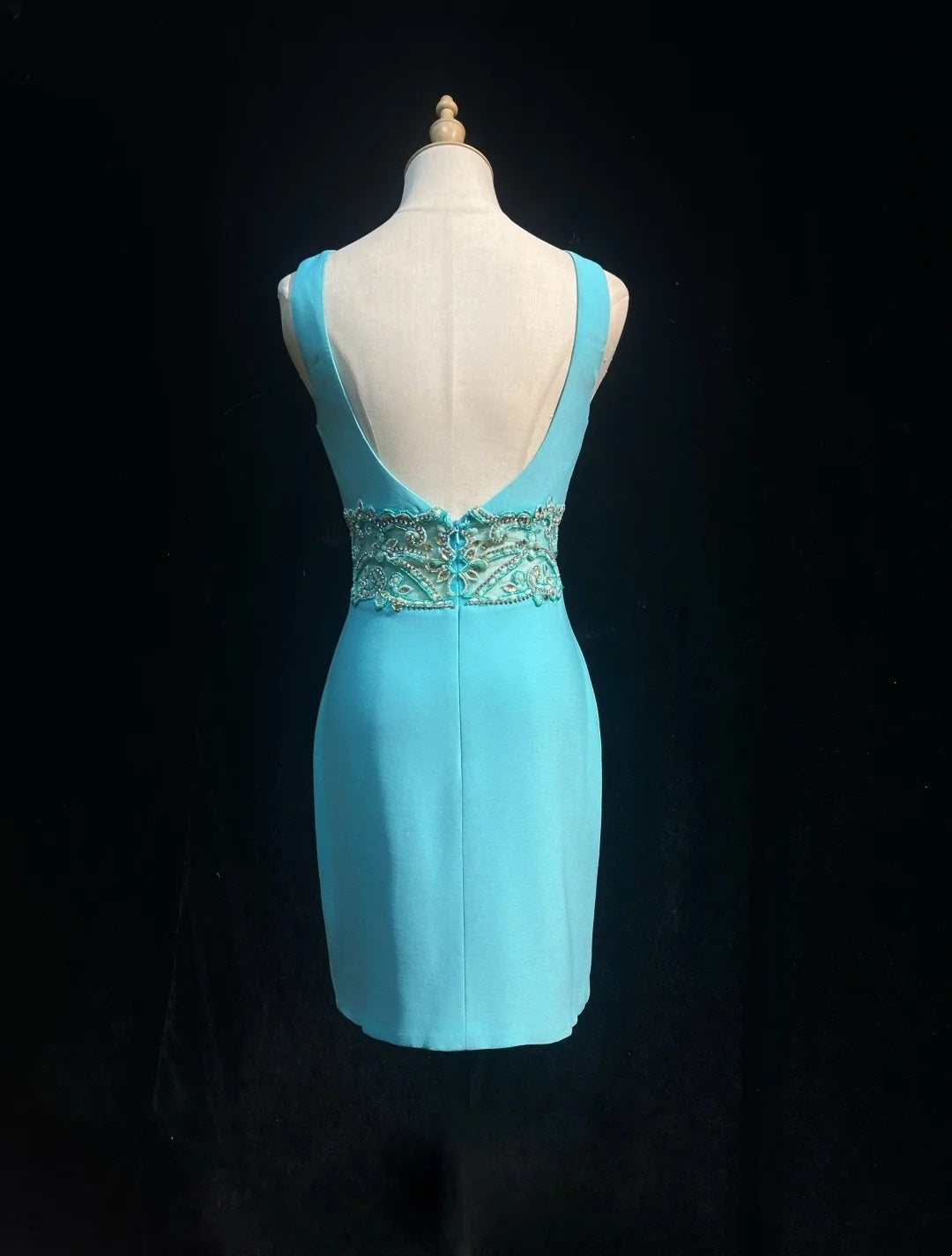 Jolies robes de bal de fin d'année courtes mini en satin bleu clair col rond N2441