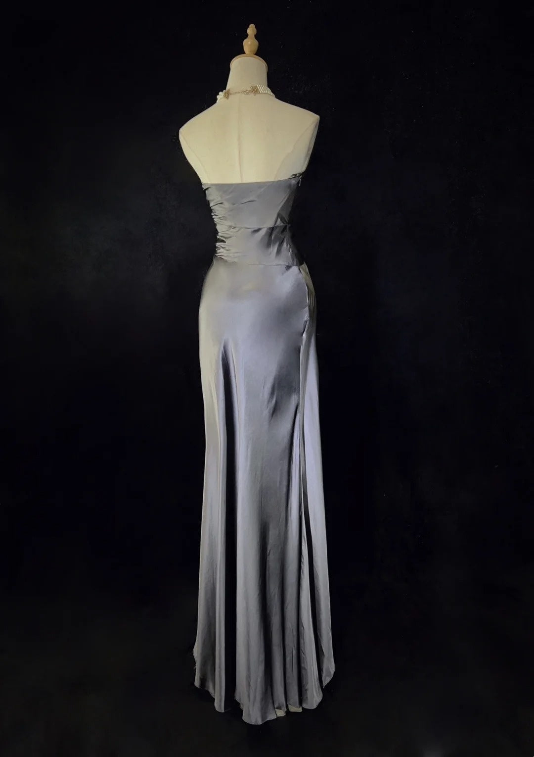 Robes de bal modestes Robes de soirée sirène en satin gris à bretelles spaghetti N3471