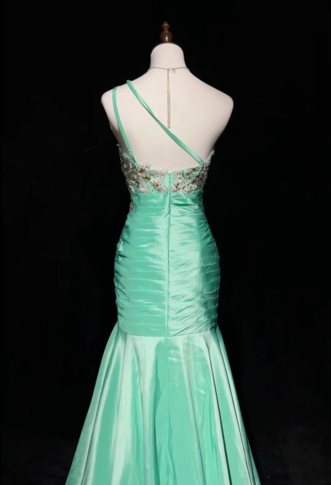 Vintage Ballkleider Meerjungfrau One Shoulder Mintgrün mit Spitze Perlen Cape Langes Formelles Kleid N2463