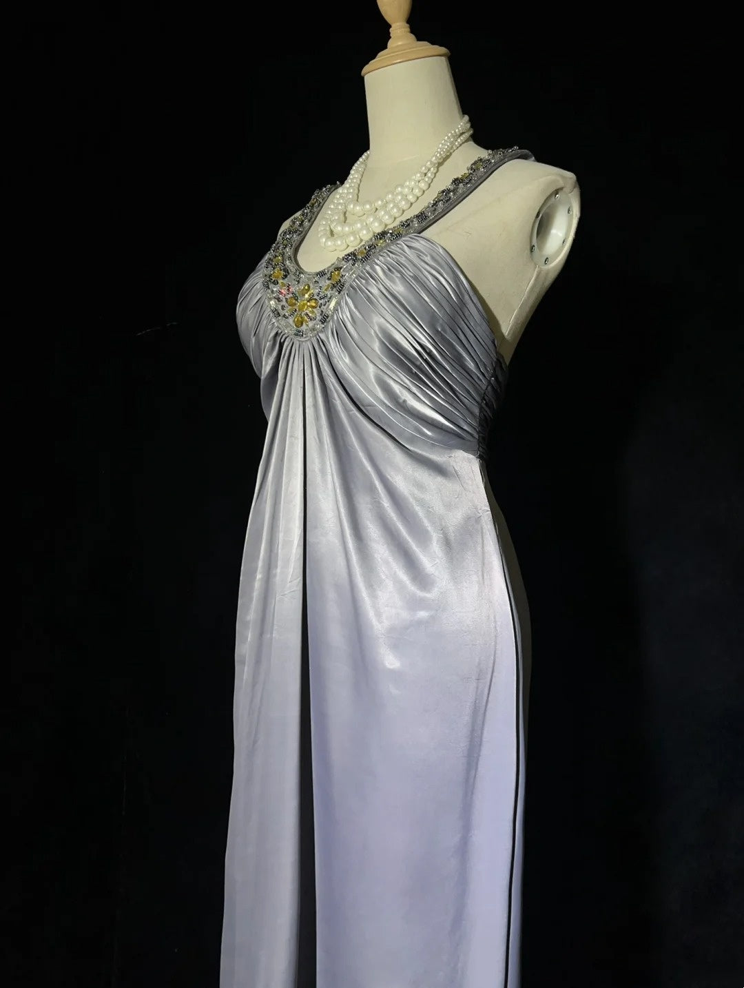 Inspiration für Vintage-Ballkleider A-Linie Neckholder Grau Lang 1990er mit goldener Perlenstickerei Abendkleider N3326
