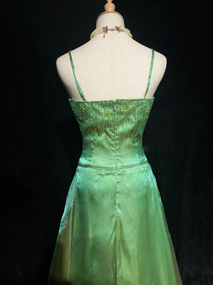 Elegante Abschlussballkleider Ballkleid Spaghettiträger Grüne Organza mit Perlen Lange formelle Robe N2914