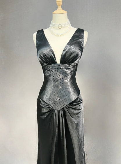 Bescheidene Abschlussballkleider Meerjungfrau Neckholder Schwarz Satin mit Rüschen Lange Abendkleider N3466