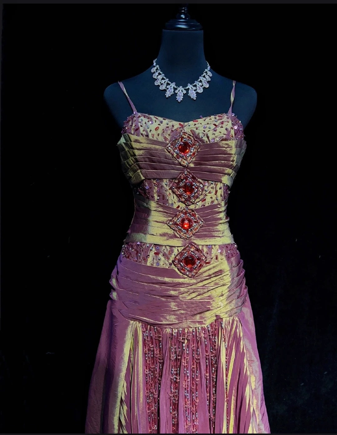Robes de bal élégantes coupe trapèze en taffetas couleur raisin à fines bretelles avec volants, longue robe de soirée N2910