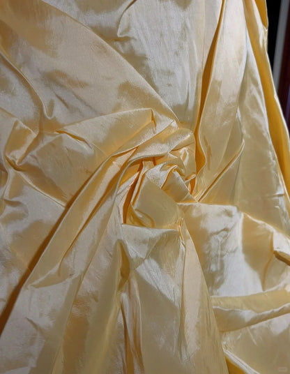 Robes de bal élégantes Robe de soirée en taffetas jaune à fines bretelles avec plis, longue robe de cérémonie N2918