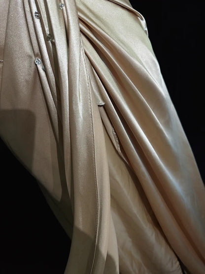Idées de robes de bal vintage trapèze col en V en satin doré longues années 90 avec perles robes de soirée N3347