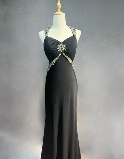 Vintage Abschlussballkleider Meerjungfrau Neckholder Black Tie Kleid Satin 70er Jahre mit Perlen Bestickt Rückenfrei Langes Abendkleid N2519