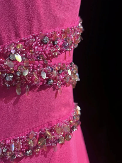 Robes de bal en mousseline rose coupe haute-basse licou longueur thé avec perles Tenues de soirée formelles RB3951