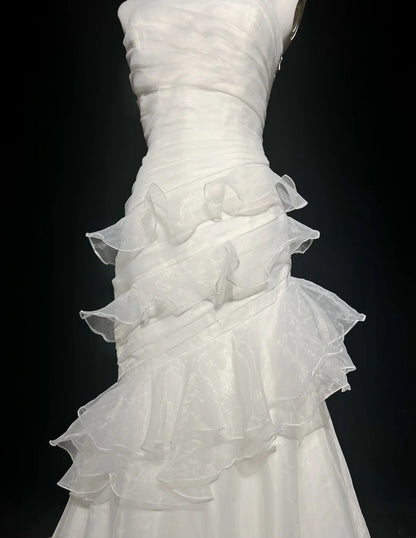 Einzigartige Hochzeitskleider Meerjungfrau Trägerlos Ärmellos Weiß Langes Brautkleid N3125