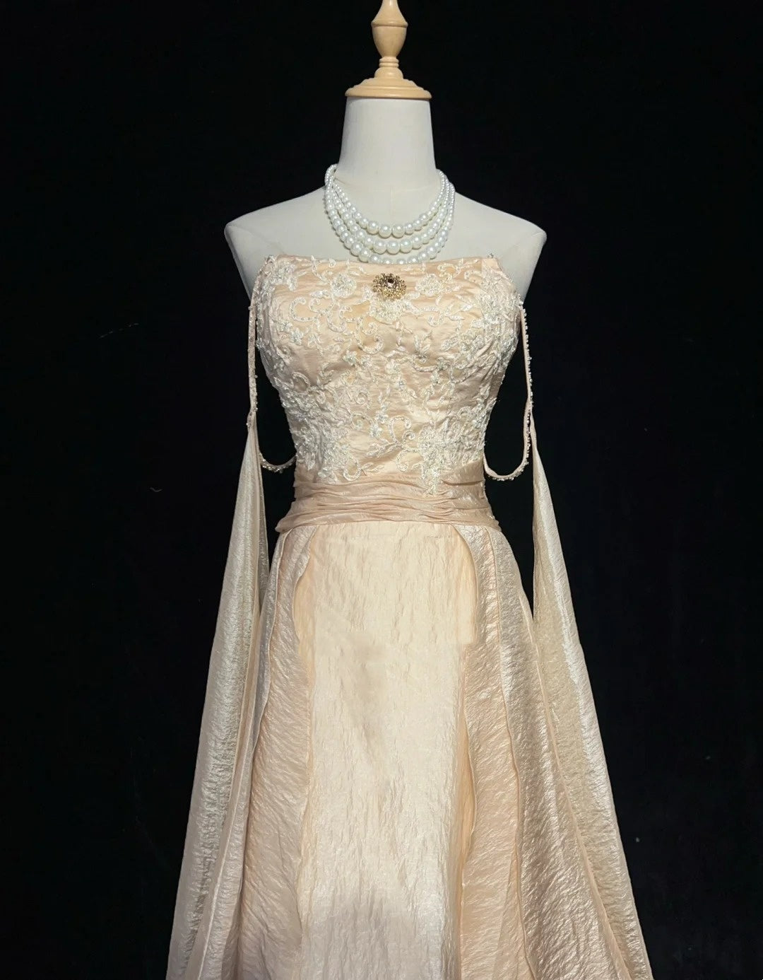 Robes de bal vintage en forme de A à bretelles spaghetti couleur champagne avec manches longues Robe de soirée années 90 N3001