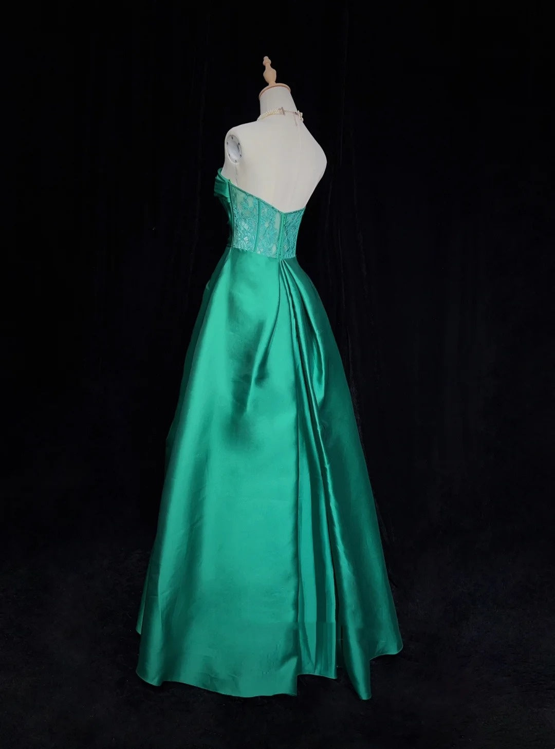 Bezaubernde Ballkleider für den Abschlussball, trägerlos, grün, mit Falten, langes Abendkleid N3902