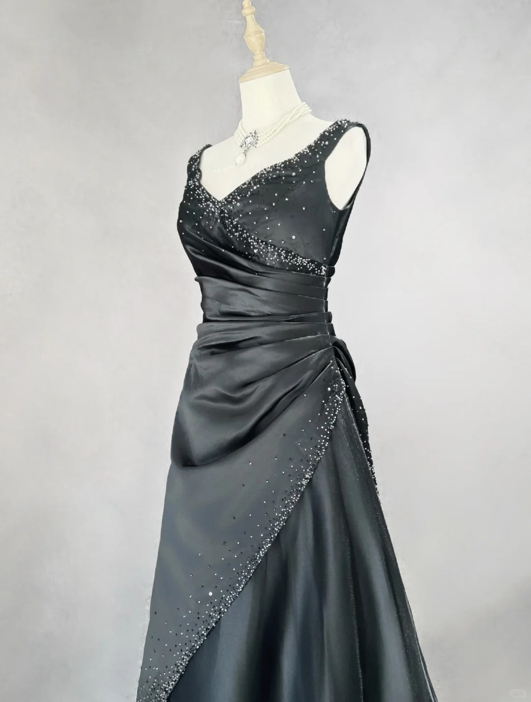 Vintage 90s Prom Dresses Ball Gown V Neck Black With Silver Beading Long Prom Gown N3022
